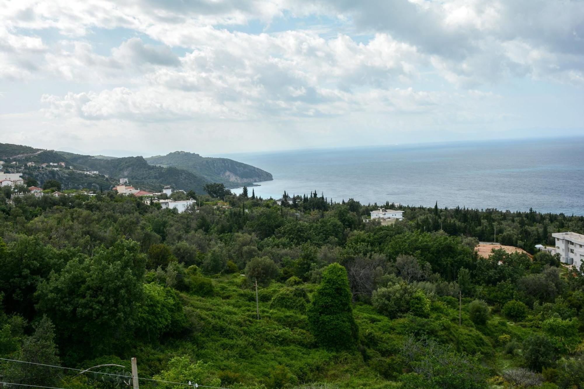Dorvin * Dhërmi